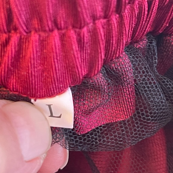 Halloween costume: women’s costume skirt and blouse with a clip-on hat. Size L - Picture 3 of 7